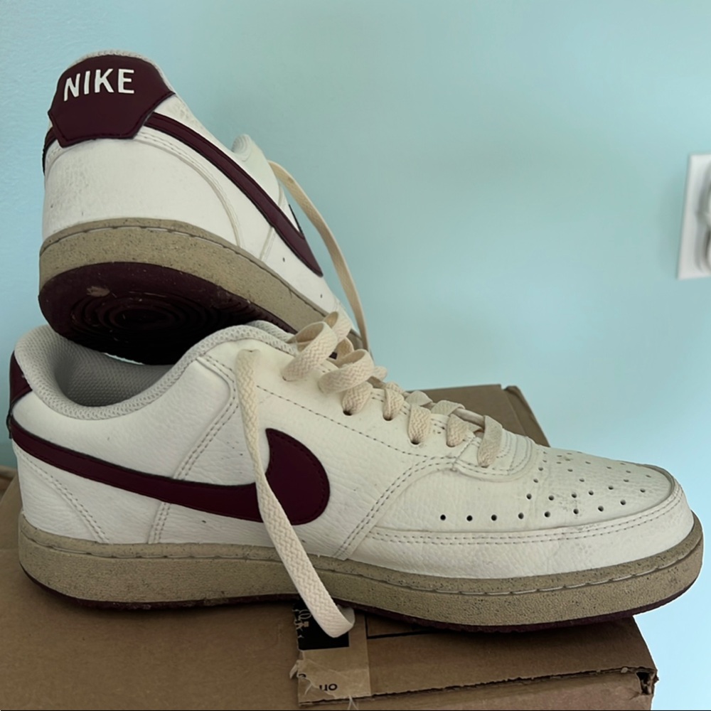 Nike White and burgandy Sneakers with Classic Design